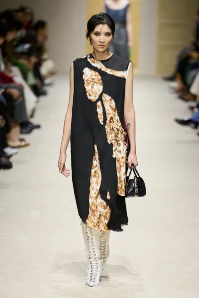Look 45